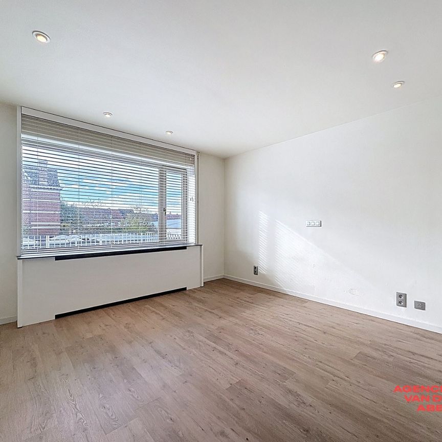 Ruim duplexappartement met 3 slaapkamers en terras - Photo 1