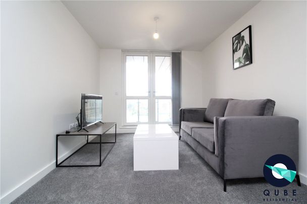 3 bedroom Flat To Rent - Photo 1