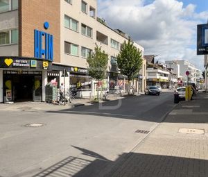 Großzügige 3,5-Zimmer-Maisonettewohnung mit Terrasse in Köln-Ensen! - Foto 2