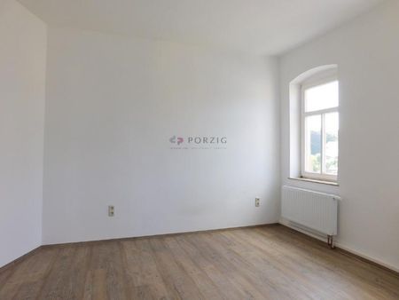 Großzügige Dachgeschossperle mit 3 Zimmern & Einbauküche! - Photo 3