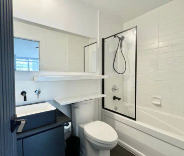 Toronto Furnished Loft for Rent – Stylish 2 Bed, 2 Bath with High C... - Photo 5