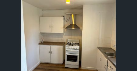 Secure gated complex, private balcony - Photo 4