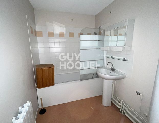 Appartement Calais 2 pièce(s) 46.80 m2 - Photo 1