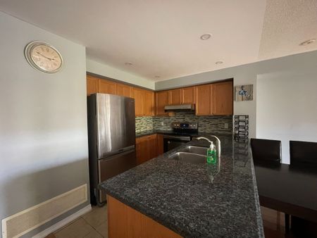For Lease - 3375 Thomas Street Unit# 10, Mississauga, Ontario - Photo 5