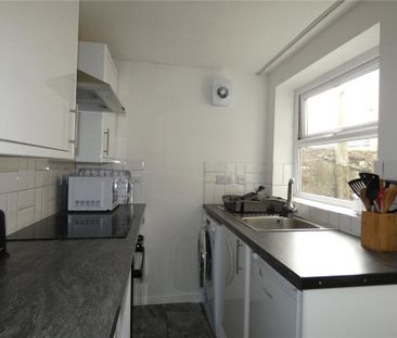 3 bedroom terraced house to rent - Photo 6