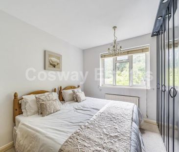 4 bedroom semi-detached house to rent - Photo 2