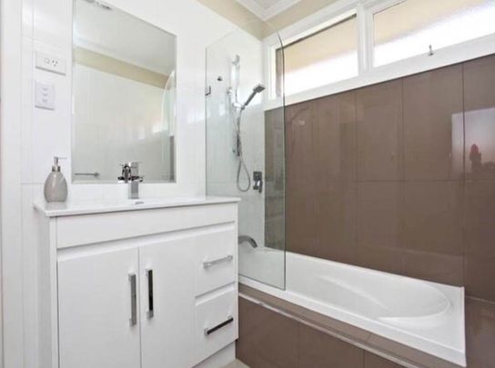 Oakleigh South - Photo 1