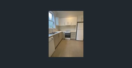 Renovated 3 Bedroom Parkside Terrace with Rear Garden - Photo 3