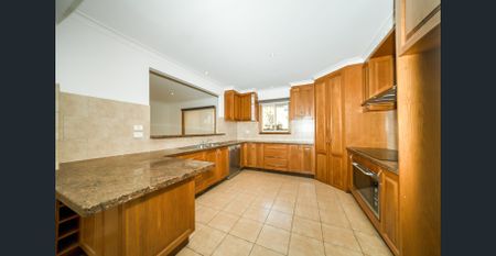 LOOKING FOR SPACE… - Photo 3