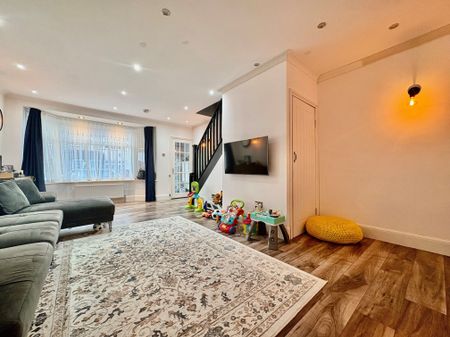 River Avenue, Hoddesdon - Photo 3