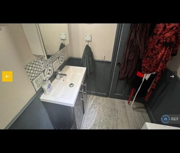 2 bedroom semi-detached house to rent - Photo 5