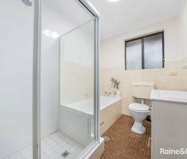 Two Bedroom Unit in Convenient Location - Photo 5