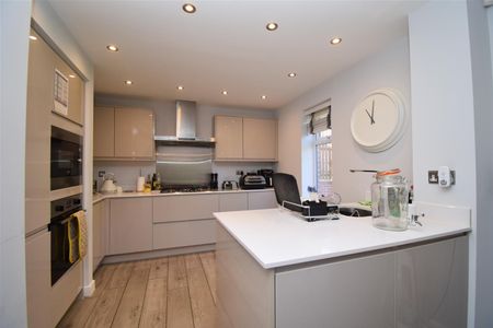 Pilkington Close, Wakefield - Photo 5