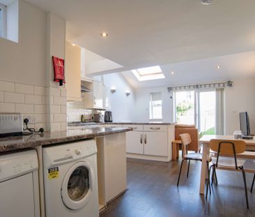 Contemporary 5 bed property on Coburn Street - Photo 6