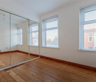 2 bedroom semi-detached house to rent - Photo 5