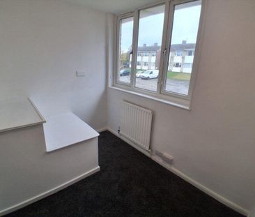 3 bedroom semi-detached house to rent - Photo 6