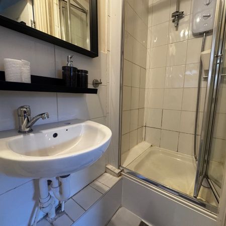 1 Bed Flat, Denzil Avenue, SO14 - Photo 4