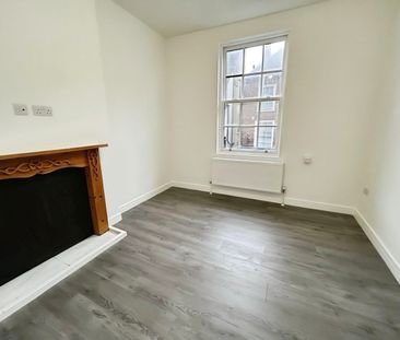 2 bedroom Flat To Let - Photo 4
