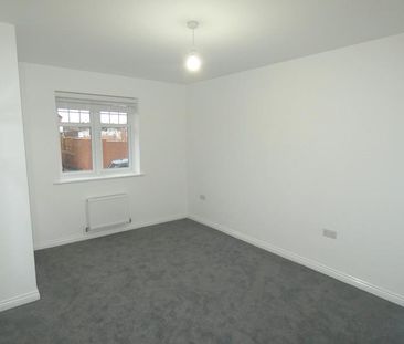 4 bedroom detached house to rent - Photo 3