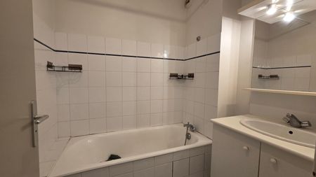 Location Appartement 2 pièces 42m² ORLEANS 45000 - Photo 3