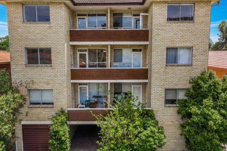 ONE BEDROOM APARTMENT MOMENTS FROM UNSW! - Photo 4