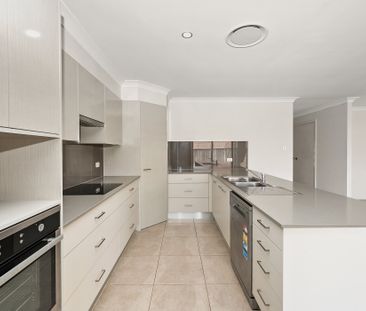 6 Songlark Place, Aberglasslyn NSW 2320 - House For Rent | Domain - Photo 1