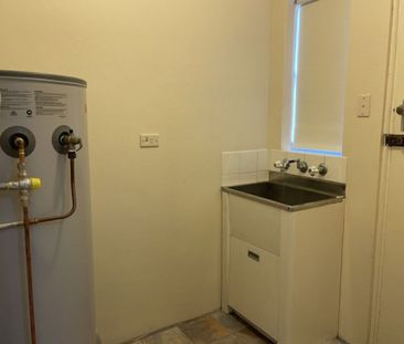 Tidy 2 Bedroom Unit in West - Photo 6