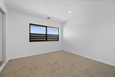 Stunning Brand New Townhouse! - Photo 4