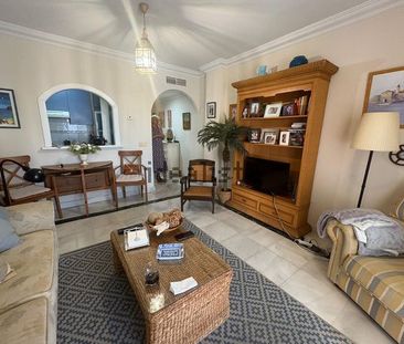 Alquiler de piso en Bulevar Ashmawi - Photo 1