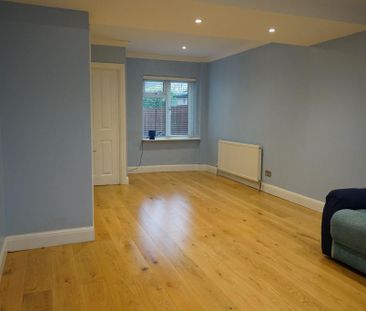 4 bedroom terraced house to rent - Photo 2