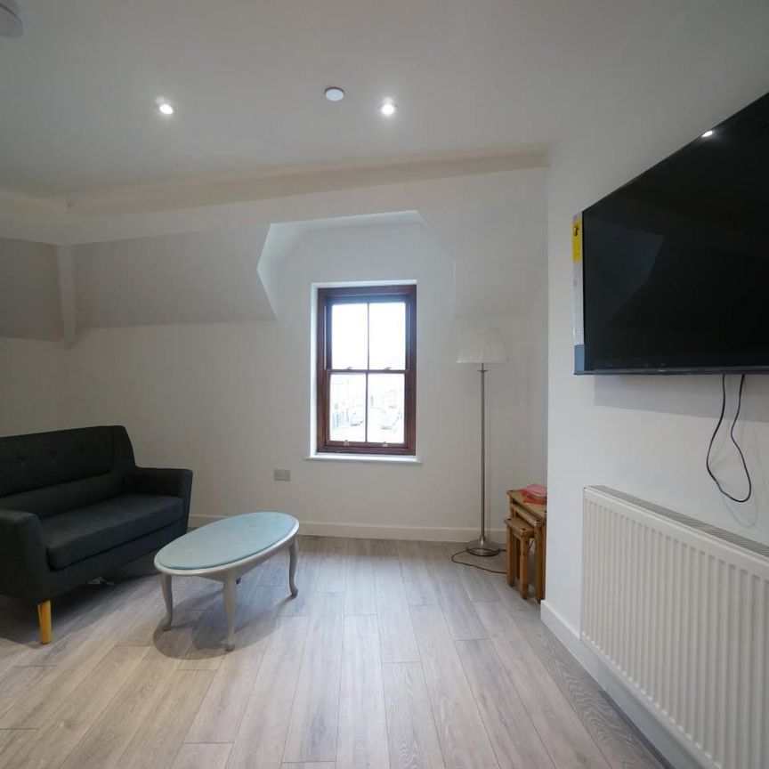 Apartment 3, 1 Trevelyan - Photo 1