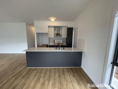 Modern Living in Mount Barker! - Photo 4