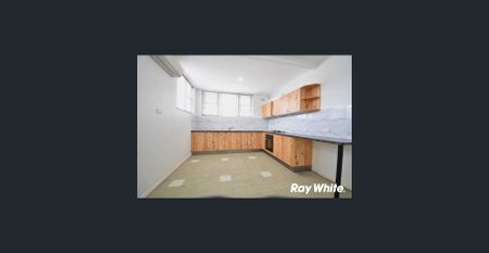 Three bedroom house close to all amenities - Photo 3