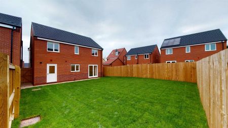 5 bedroom detached house to rent - Photo 2