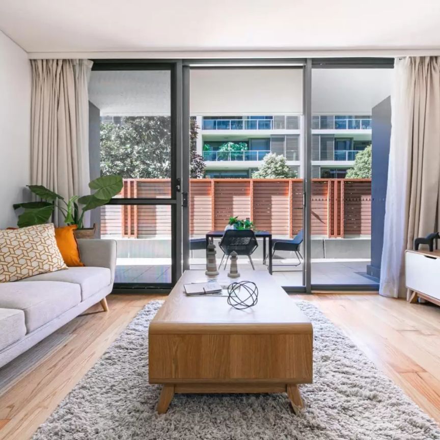 MGM MARTIN - AIR CONDITIONED TWO BEDROOM APARTMENT - Photo 1