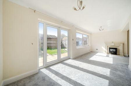 3 bedroom terraced house to rent - Photo 2