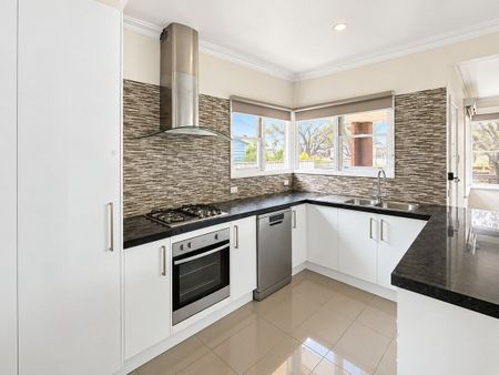 Your New Home Awaits With Comfort, Space & Convenience - Photo 5