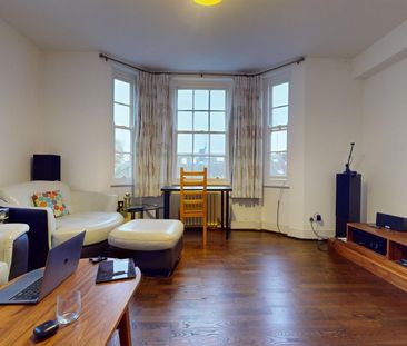 2 bedroom property to let - Photo 6