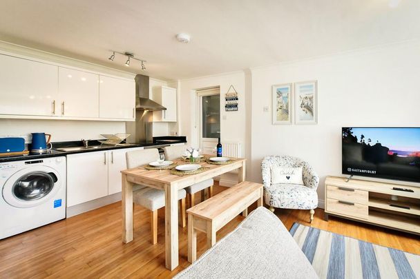 2 bedroom detached bungalow to rent - Photo 1