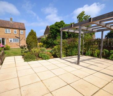 3 bedroom end of terrace house to rent - Photo 1