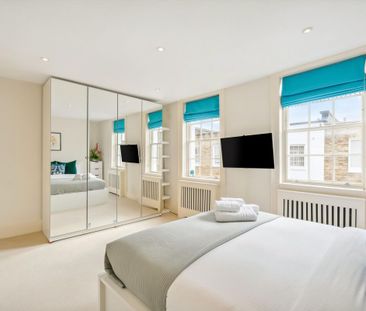 A beautifully presented period Chelsea townhouse with a private gar... - Photo 5