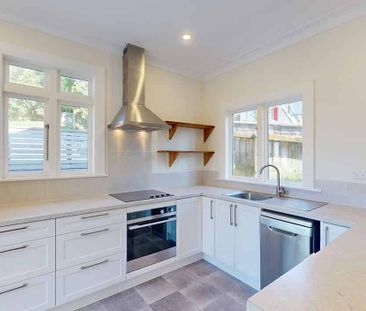 Character in Karori! - Photo 2