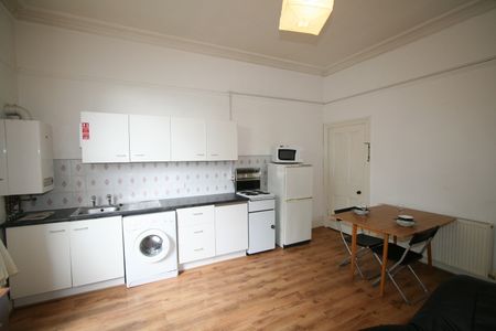 Flat 5, 11 SPRING ROAD Leeds - LS6 1AD - Photo 4