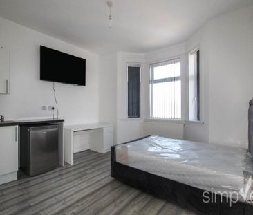 1 bedroom in a house share to rent - Photo 3
