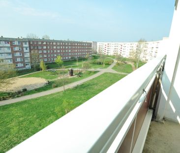 3-Raum-Wohnung mit Balkon! *komplett saniert* - Photo 3