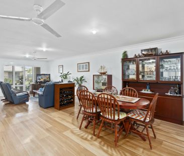 SINGLE LEVEL DUPLEX WITH SWIMMING POOL IN COMPLEX - Photo 2