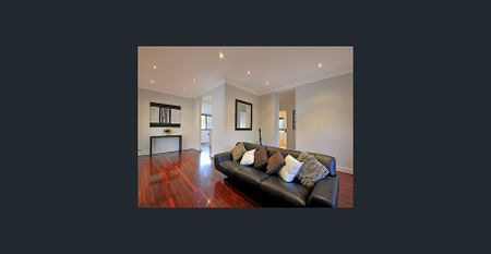 LIFESTYLE & LOCATION! - Photo 2