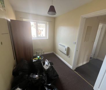 2 bedroom end of terrace house to rent - Photo 2