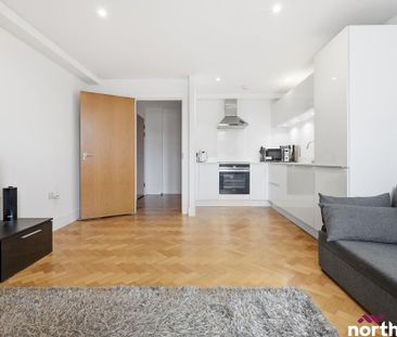 2 bedroom flat to rent - Photo 2