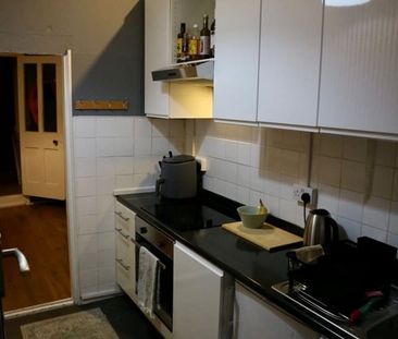 2 Bed Flat, Vicars Hill, SE13 - Photo 6